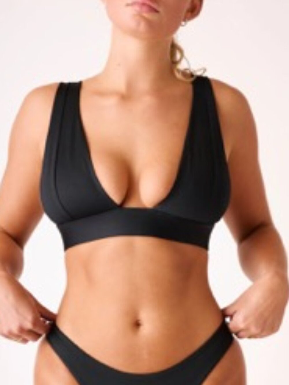 LONDRE Bodywear The New Classic Bikini Top Matte Black Size L